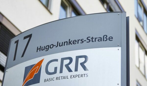 Orange goes Green: GRR Group installiert smarte Moosfilter im Einkaufspark Lutherstadt Eisleben